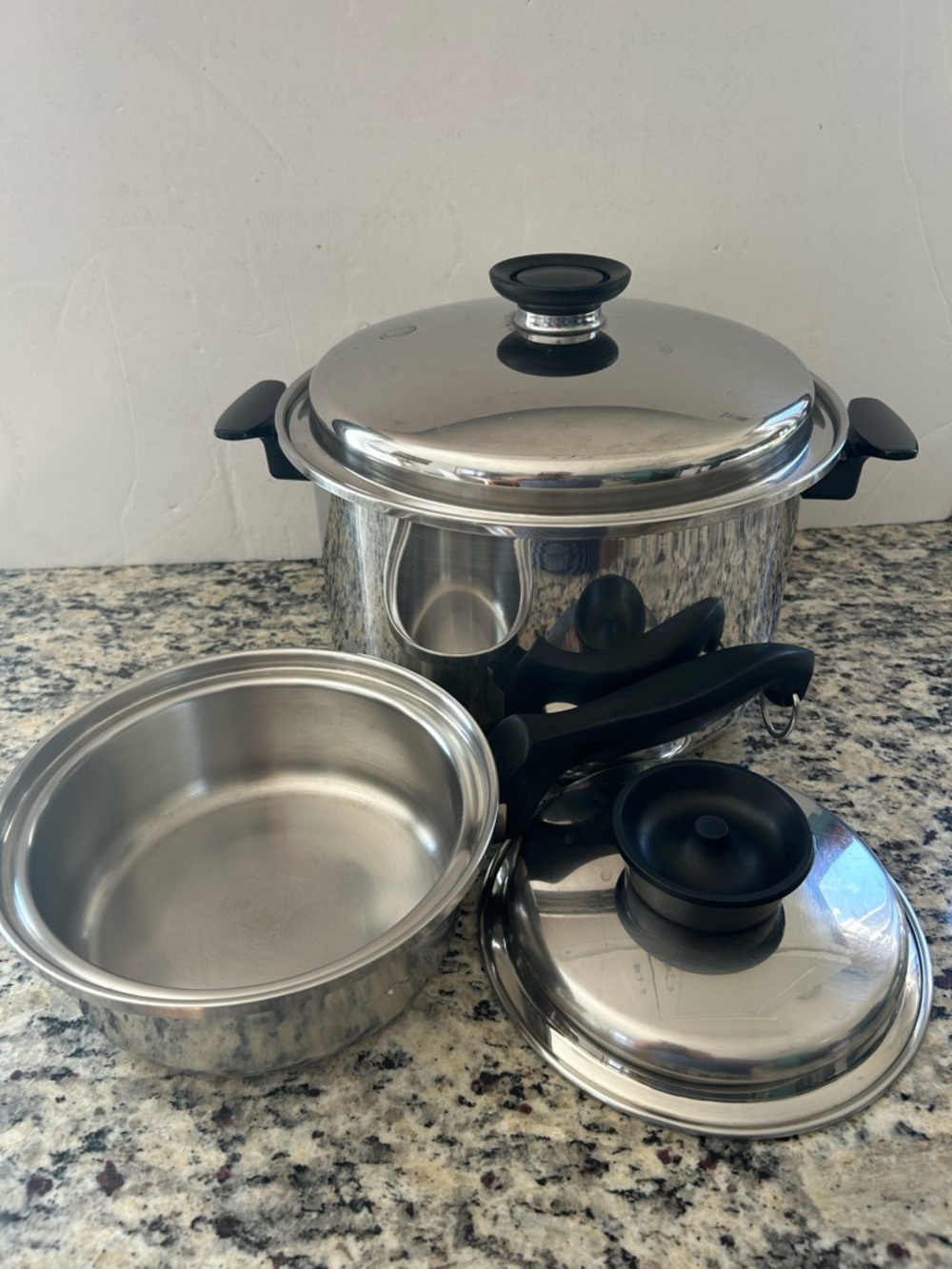 Brushed Stainless Steel Cookware Piece - Silver Finish